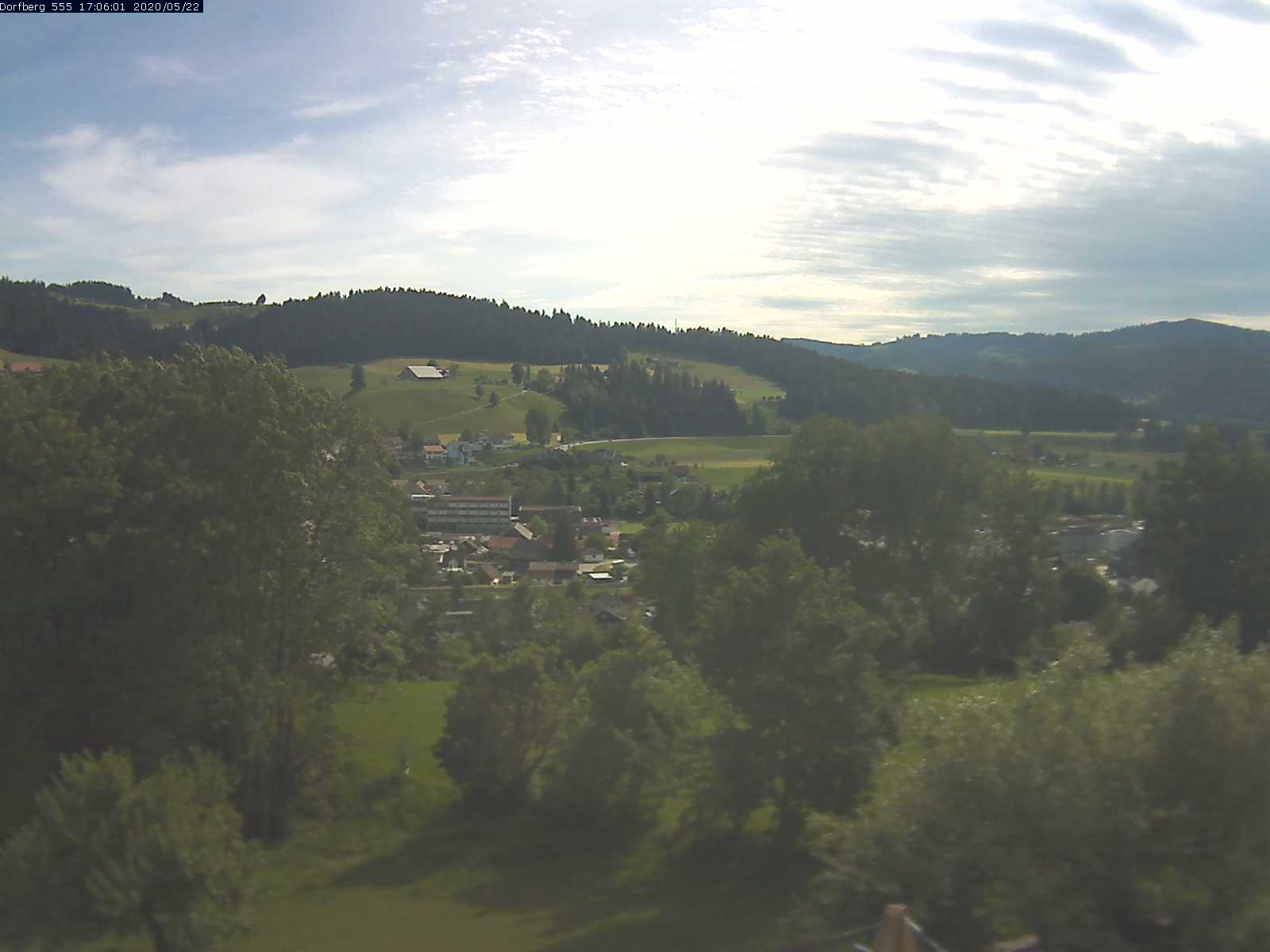 Webcam-Bild: Aussicht vom Dorfberg in Langnau 20200522-170601
