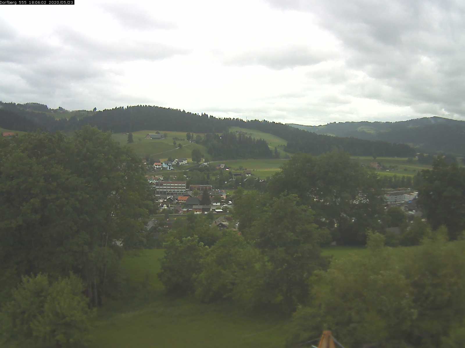 Webcam-Bild: Aussicht vom Dorfberg in Langnau 20200523-180601