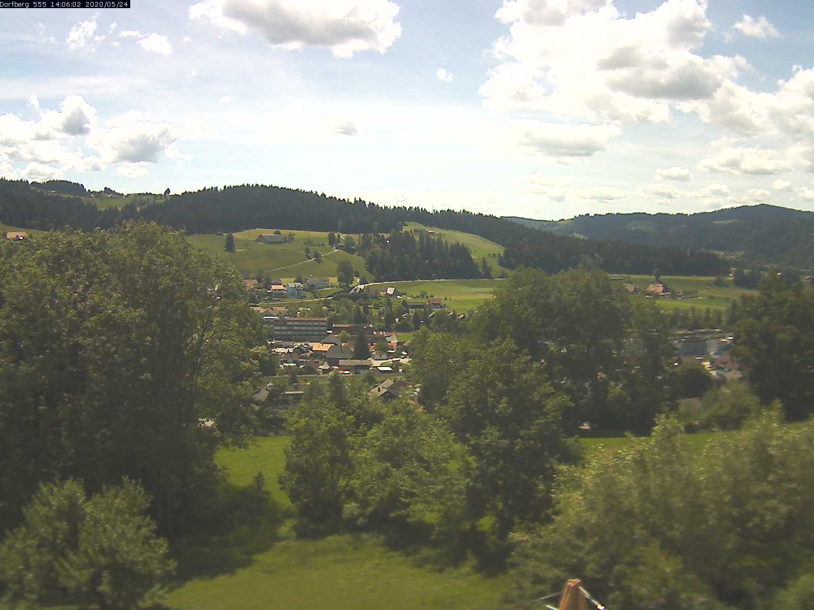 Webcam-Bild: Aussicht vom Dorfberg in Langnau 20200524-140601