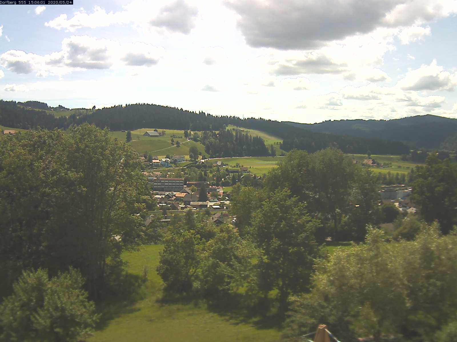 Webcam-Bild: Aussicht vom Dorfberg in Langnau 20200524-150601