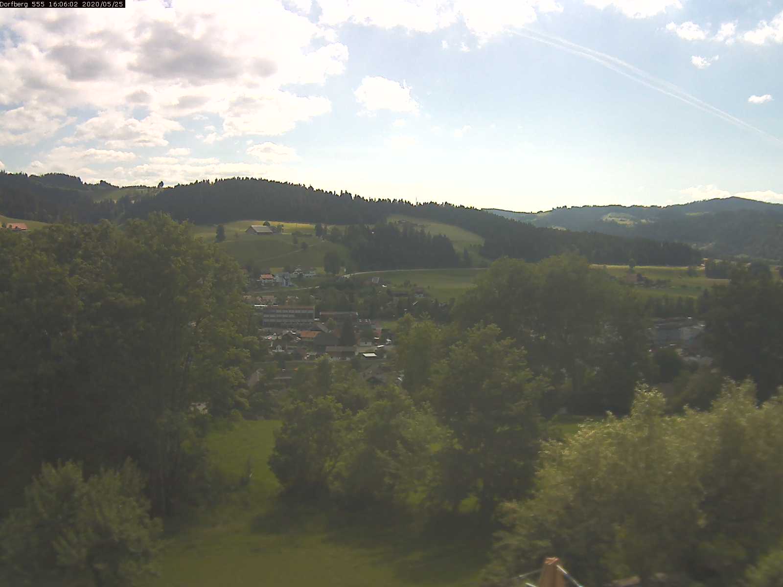 Webcam-Bild: Aussicht vom Dorfberg in Langnau 20200525-160601