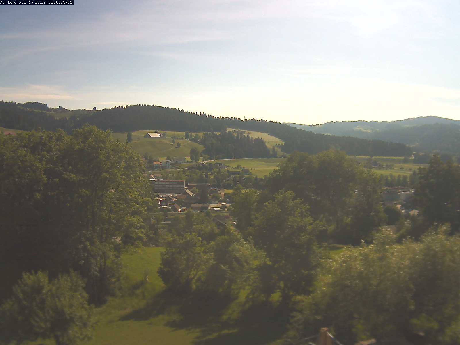 Webcam-Bild: Aussicht vom Dorfberg in Langnau 20200526-170601
