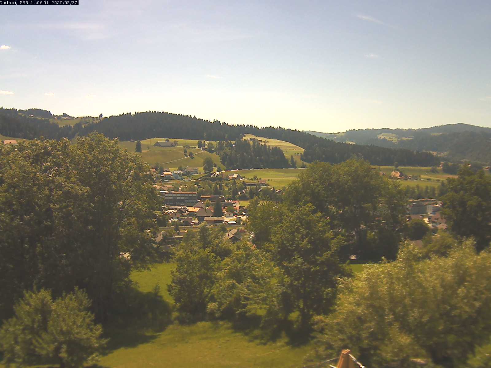 Webcam-Bild: Aussicht vom Dorfberg in Langnau 20200527-140601