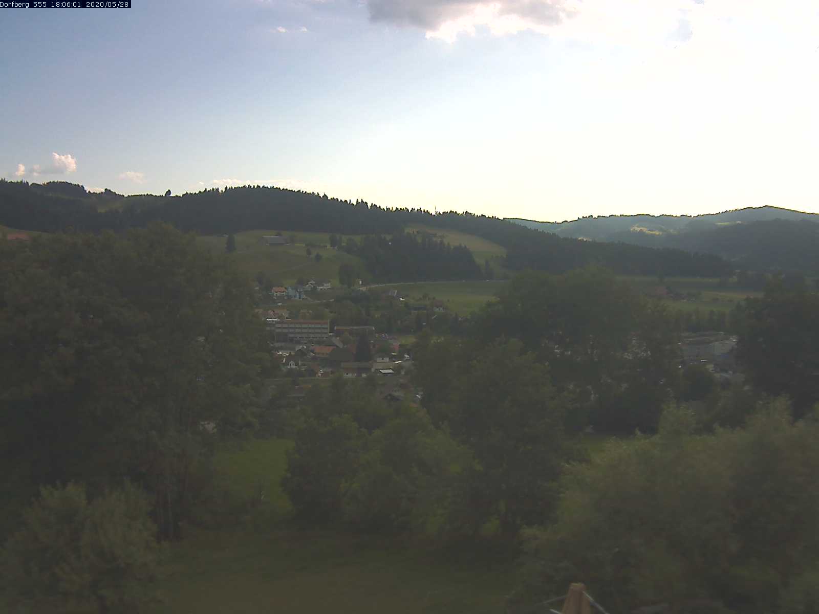 Webcam-Bild: Aussicht vom Dorfberg in Langnau 20200528-180601