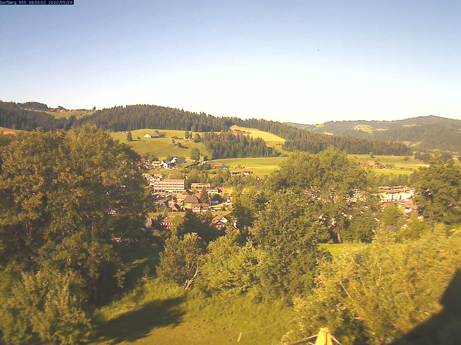 Webcam-Bild: Aussicht vom Dorfberg in Langnau 20200529-080601