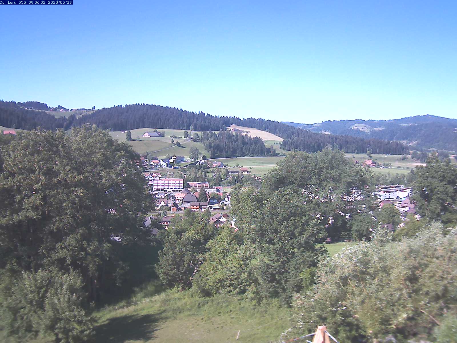 Webcam-Bild: Aussicht vom Dorfberg in Langnau 20200529-090601
