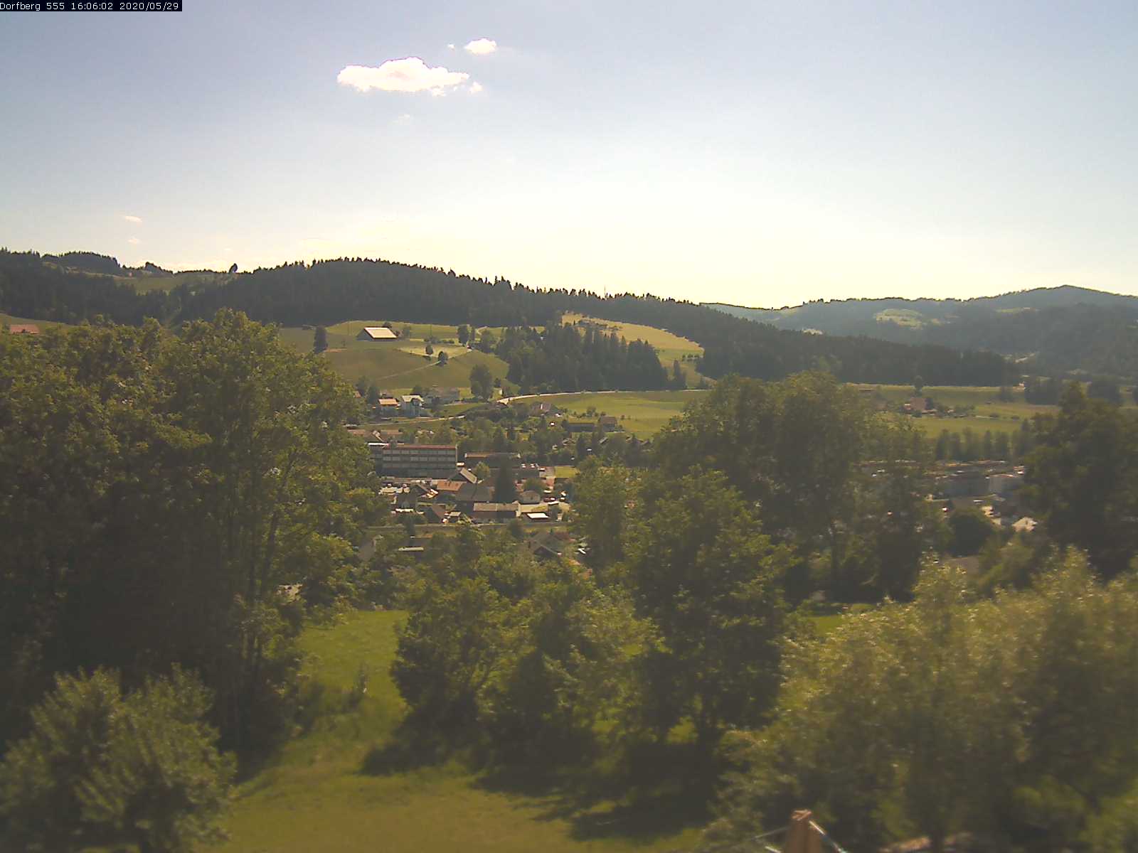Webcam-Bild: Aussicht vom Dorfberg in Langnau 20200529-160601