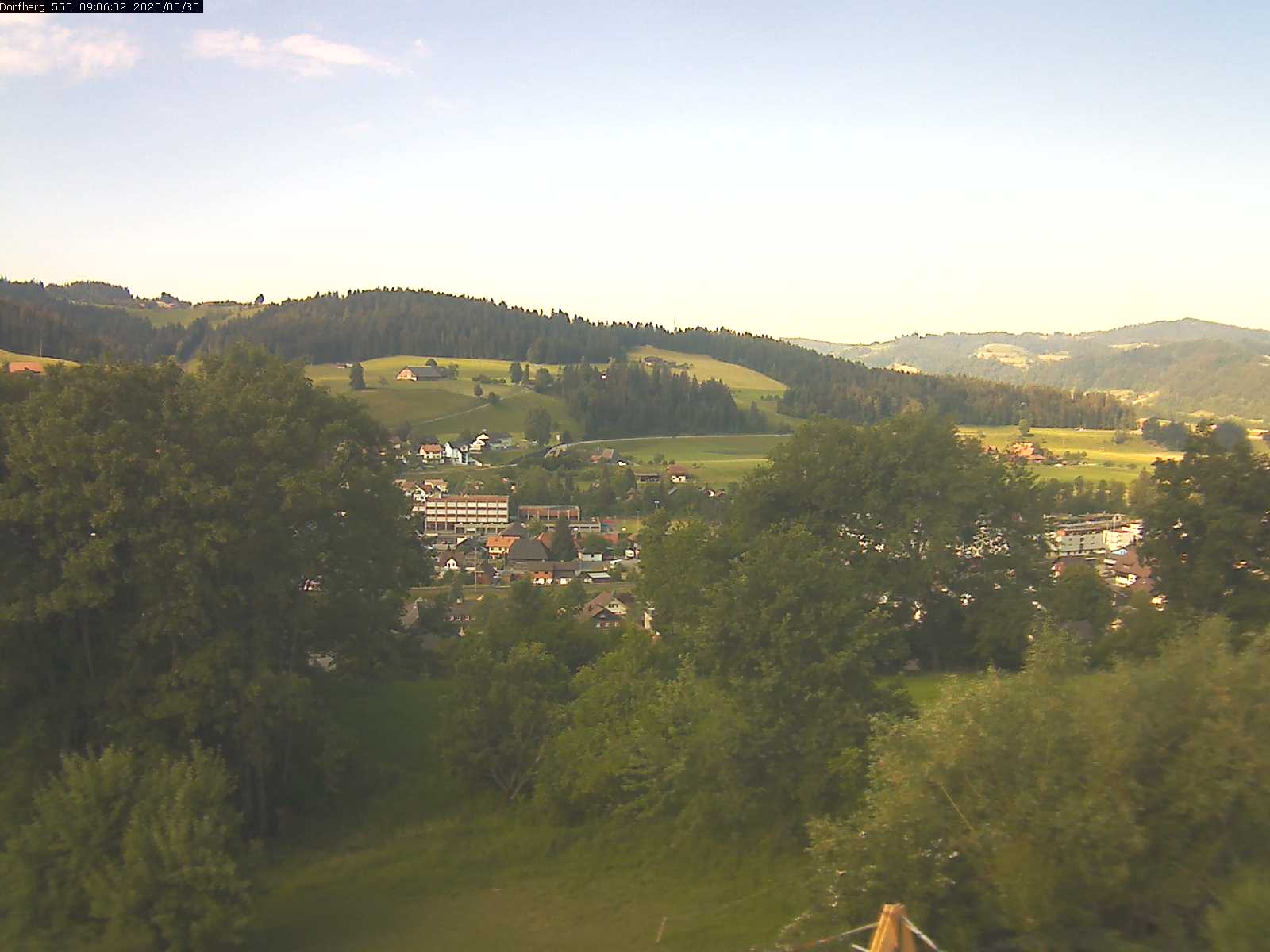 Webcam-Bild: Aussicht vom Dorfberg in Langnau 20200530-090601