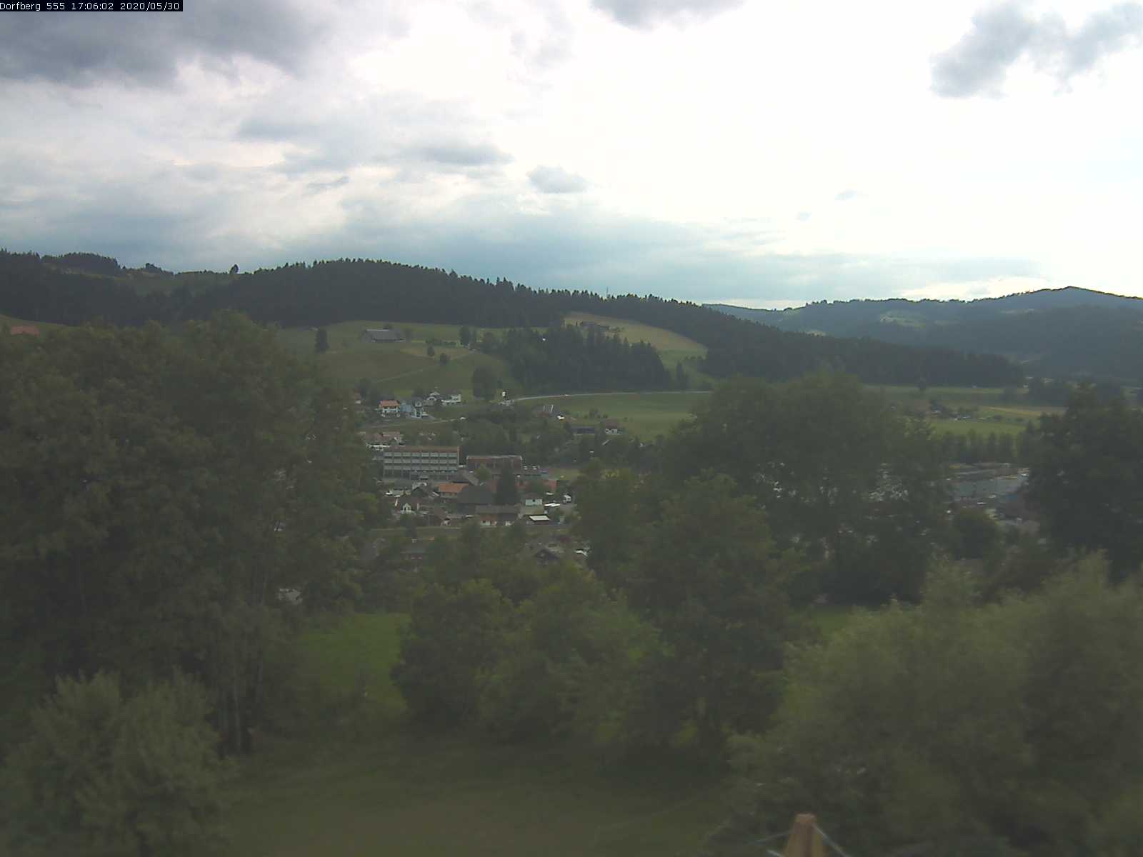 Webcam-Bild: Aussicht vom Dorfberg in Langnau 20200530-170601