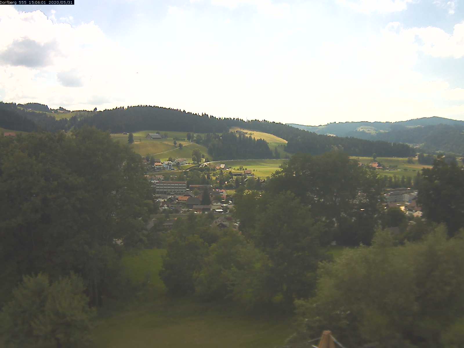 Webcam-Bild: Aussicht vom Dorfberg in Langnau 20200531-150601