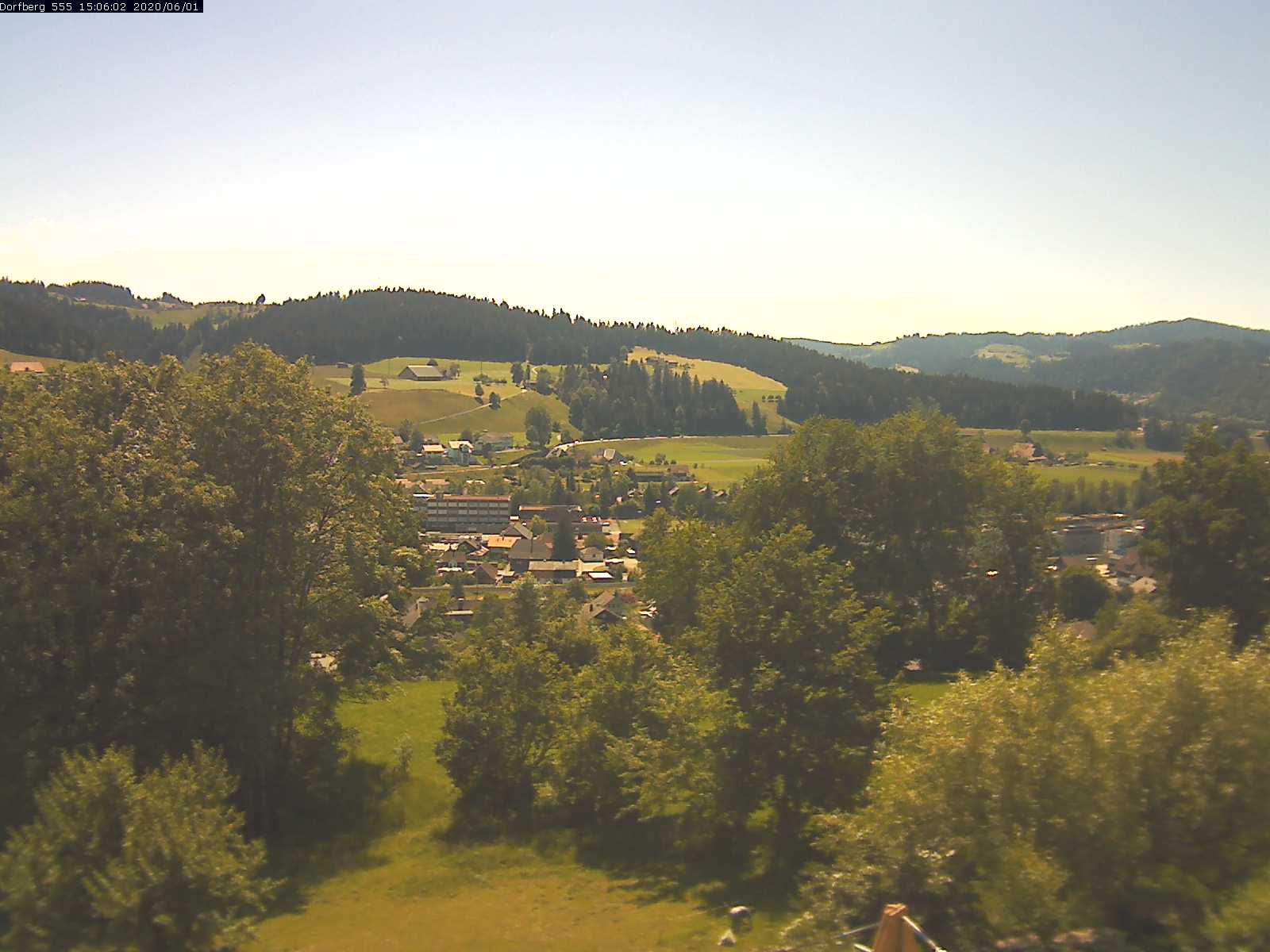 Webcam-Bild: Aussicht vom Dorfberg in Langnau 20200601-150601