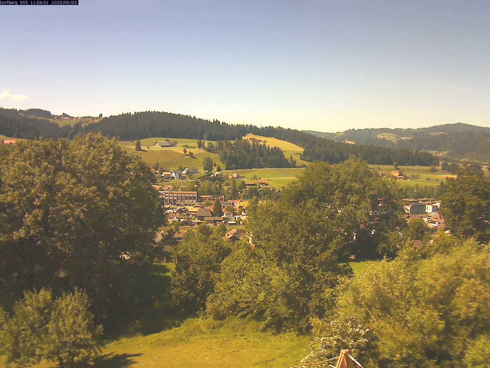 Webcam-Bild: Aussicht vom Dorfberg in Langnau 20200602-110601
