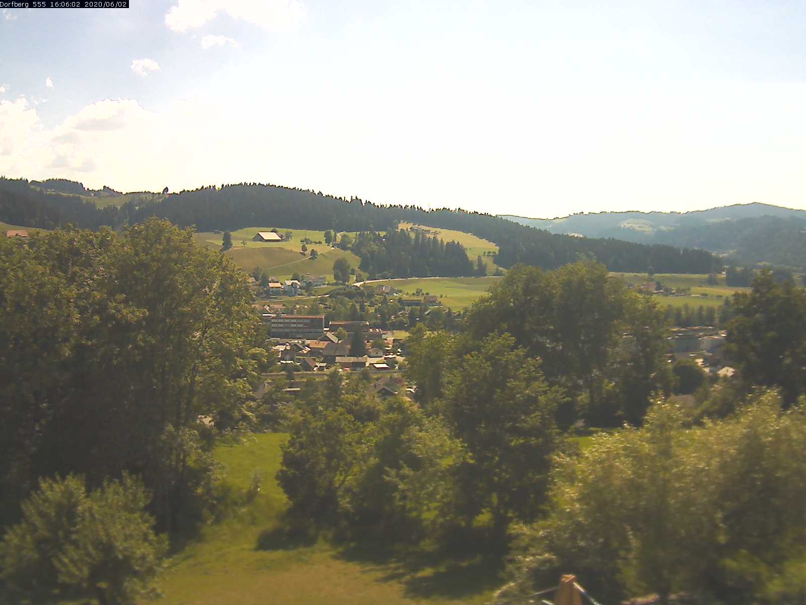 Webcam-Bild: Aussicht vom Dorfberg in Langnau 20200602-160601