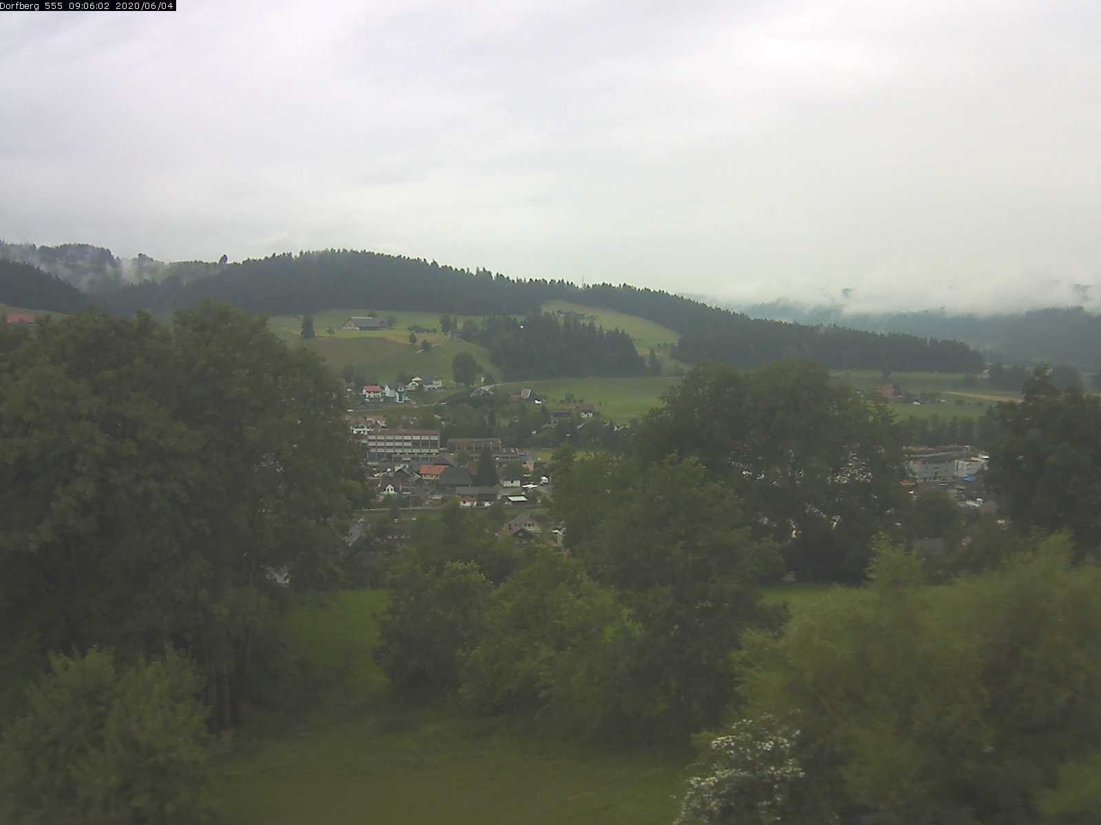 Webcam-Bild: Aussicht vom Dorfberg in Langnau 20200604-090601