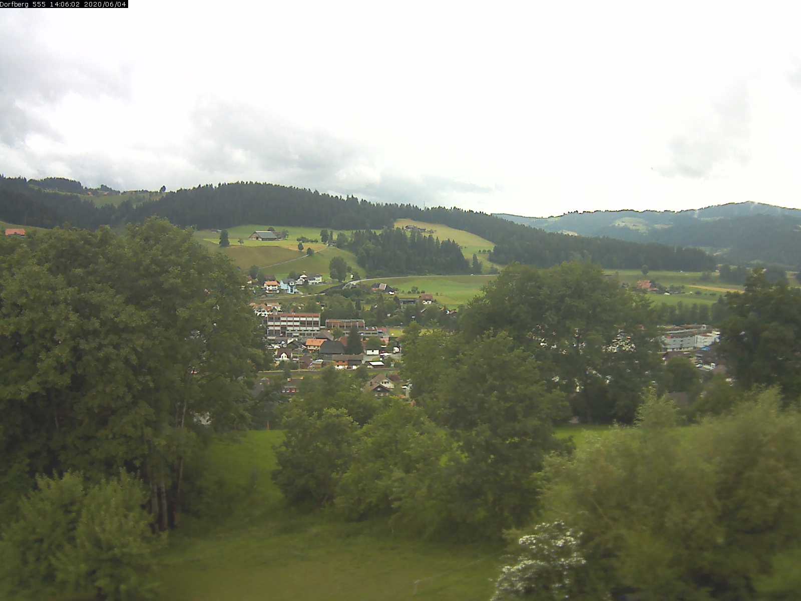 Webcam-Bild: Aussicht vom Dorfberg in Langnau 20200604-140601