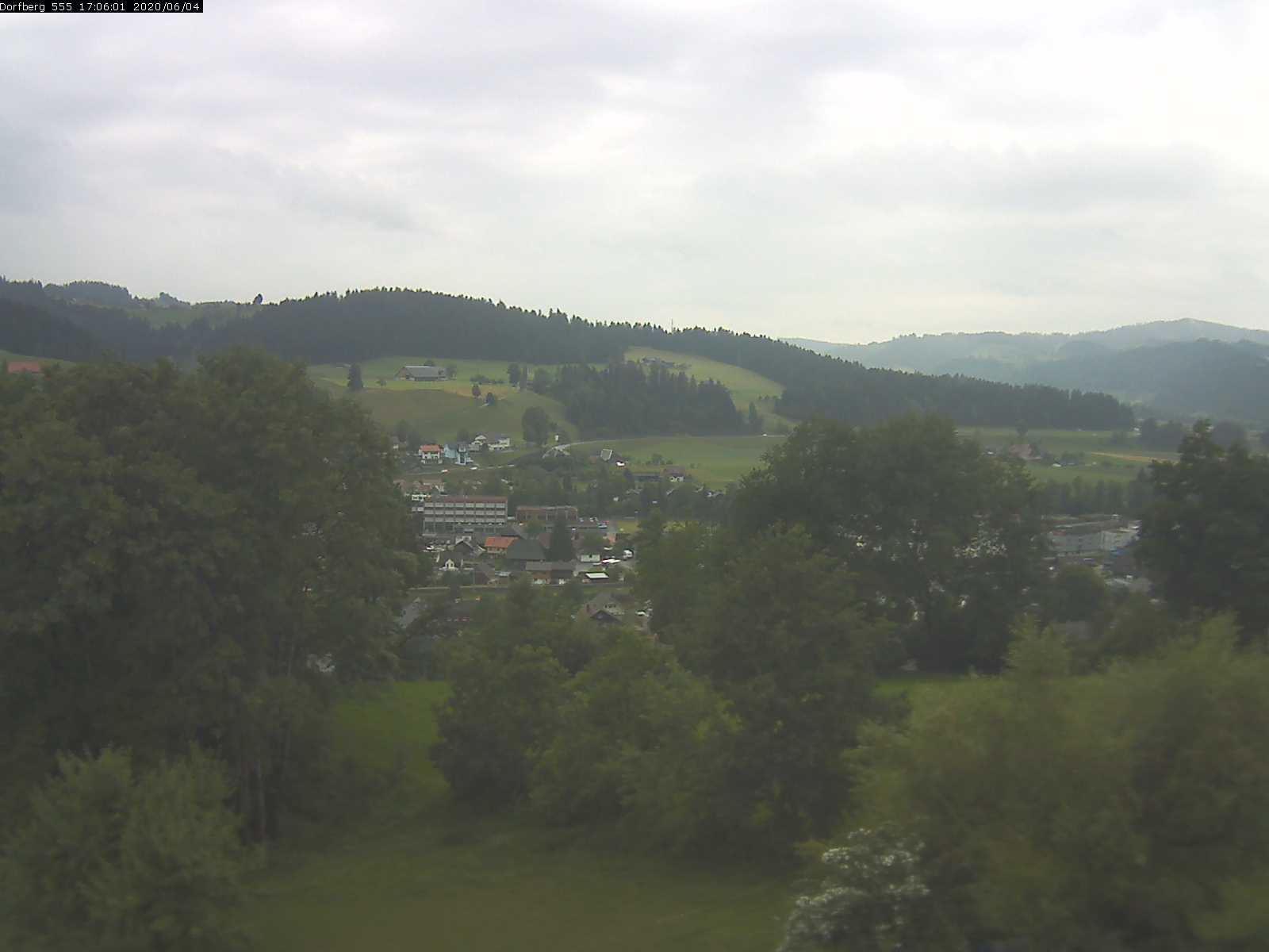 Webcam-Bild: Aussicht vom Dorfberg in Langnau 20200604-170601