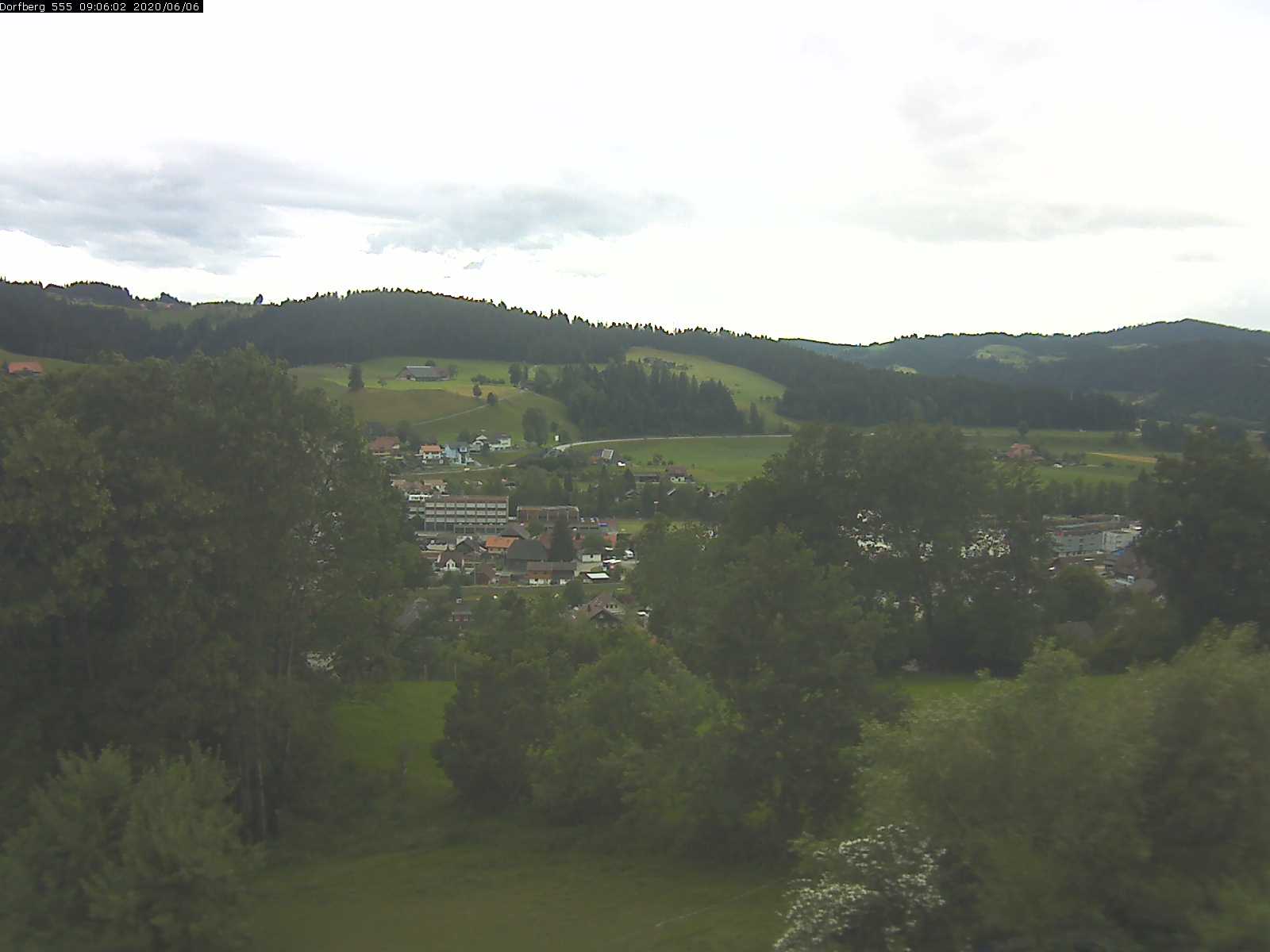 Webcam-Bild: Aussicht vom Dorfberg in Langnau 20200606-090601