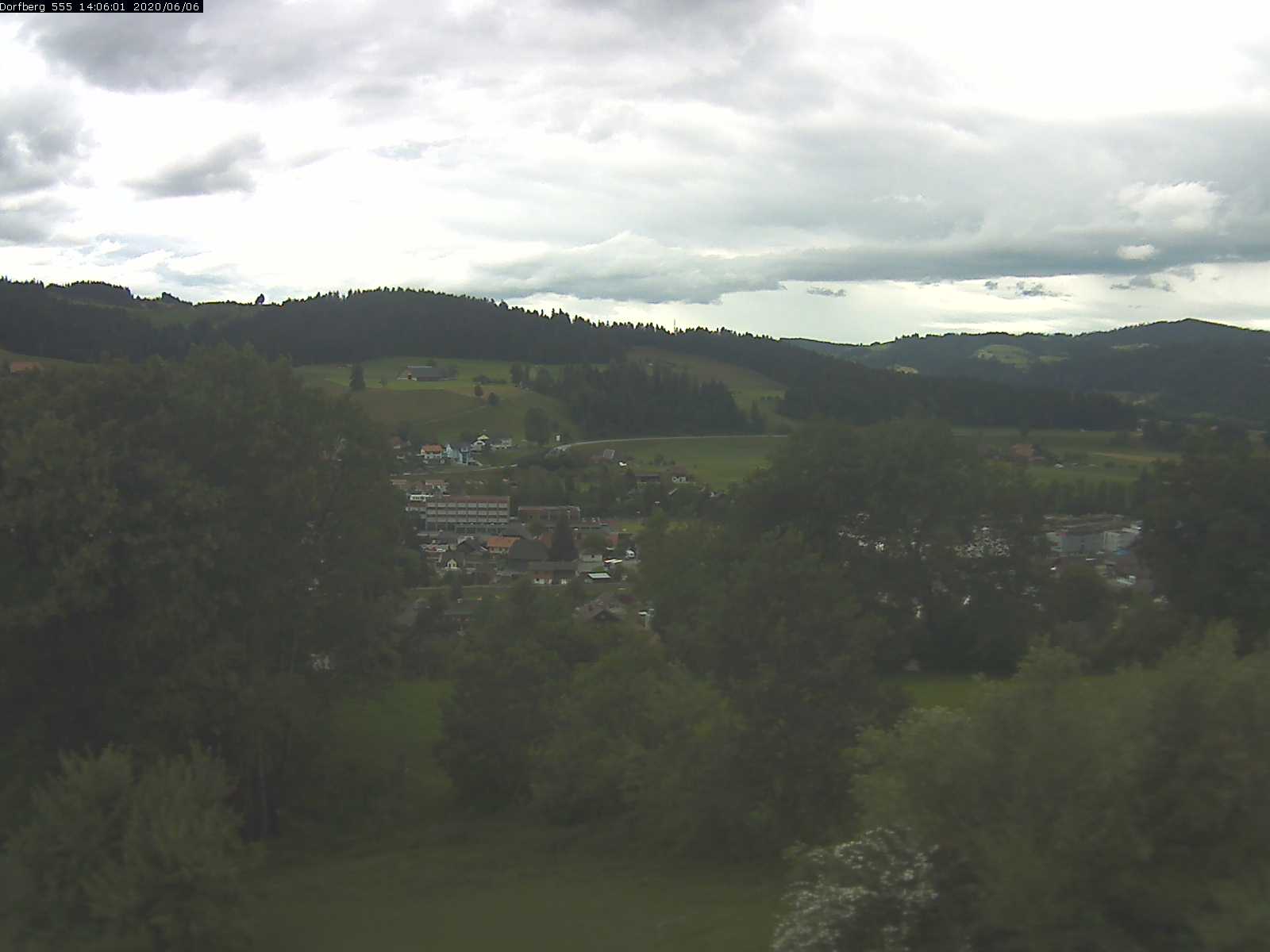 Webcam-Bild: Aussicht vom Dorfberg in Langnau 20200606-140601