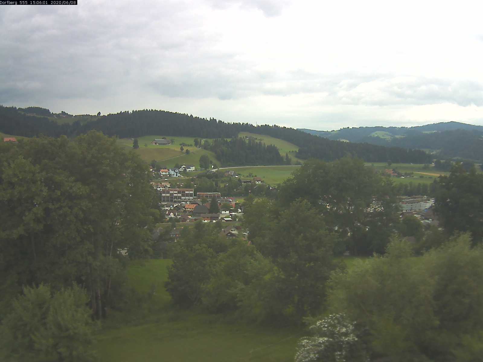 Webcam-Bild: Aussicht vom Dorfberg in Langnau 20200608-150601