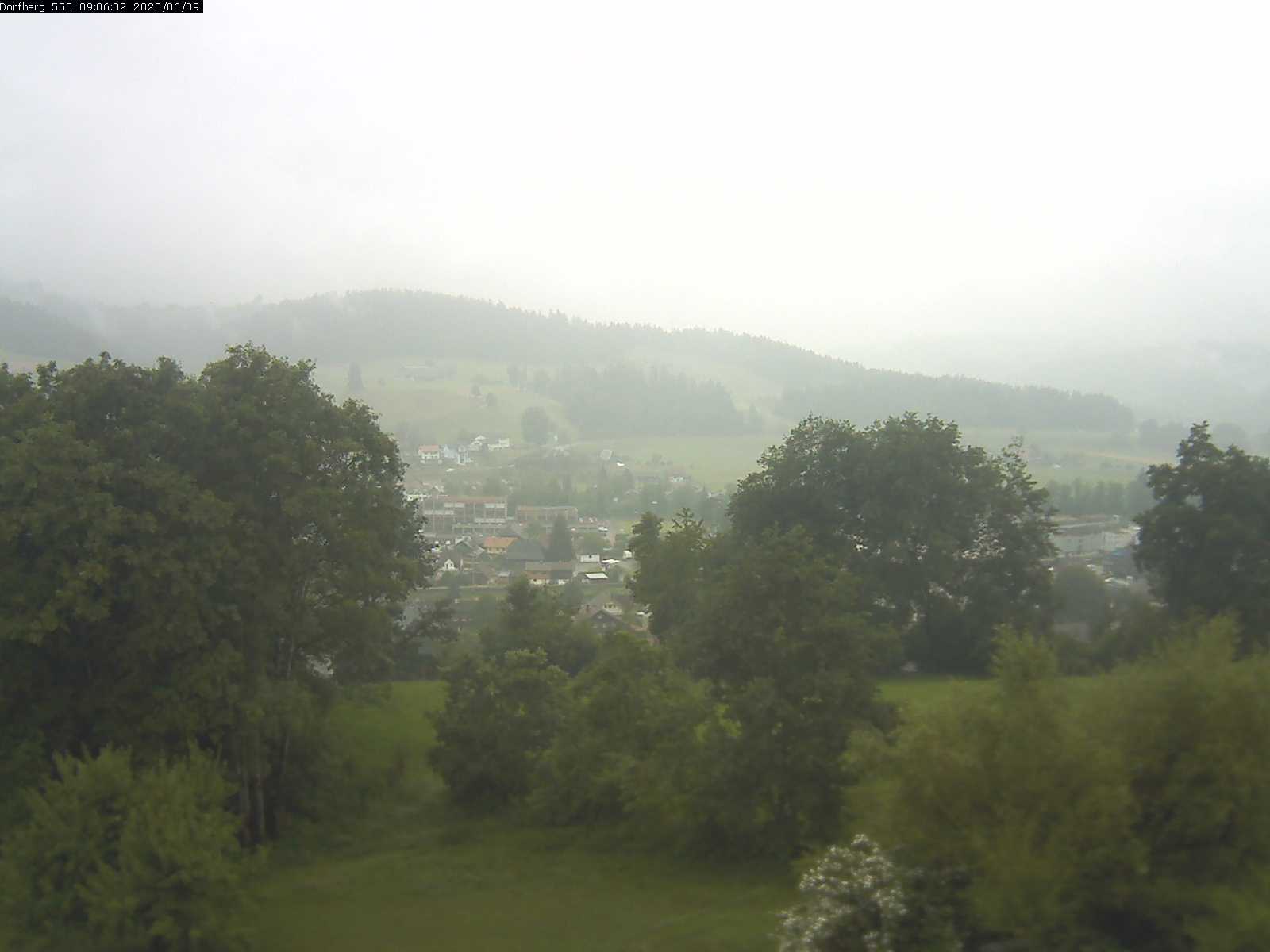 Webcam-Bild: Aussicht vom Dorfberg in Langnau 20200609-090601