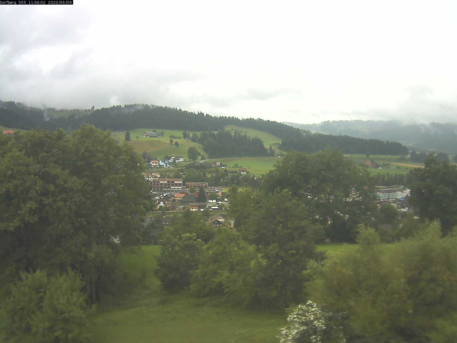 Webcam-Bild: Aussicht vom Dorfberg in Langnau 20200609-110601
