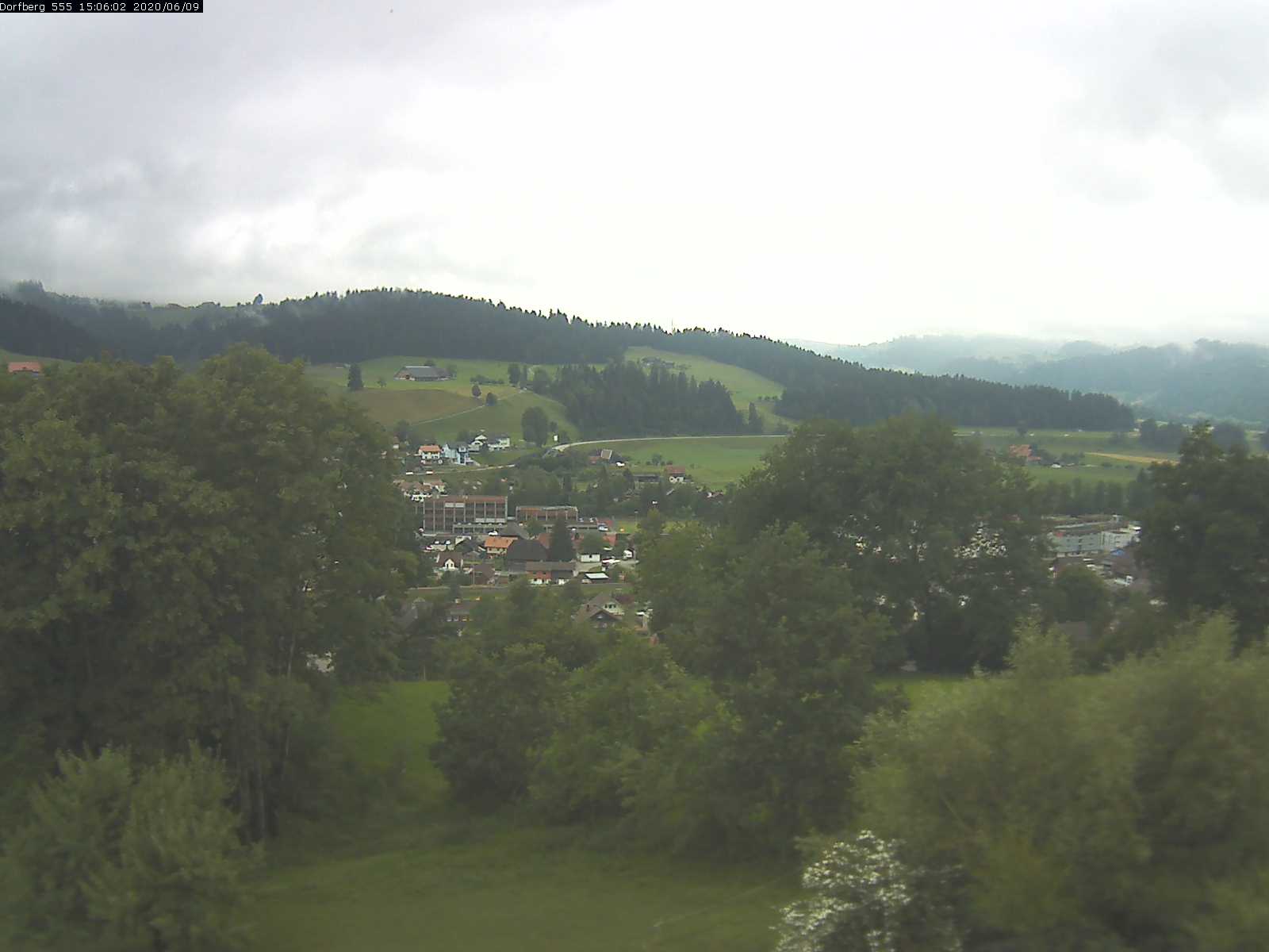 Webcam-Bild: Aussicht vom Dorfberg in Langnau 20200609-150601