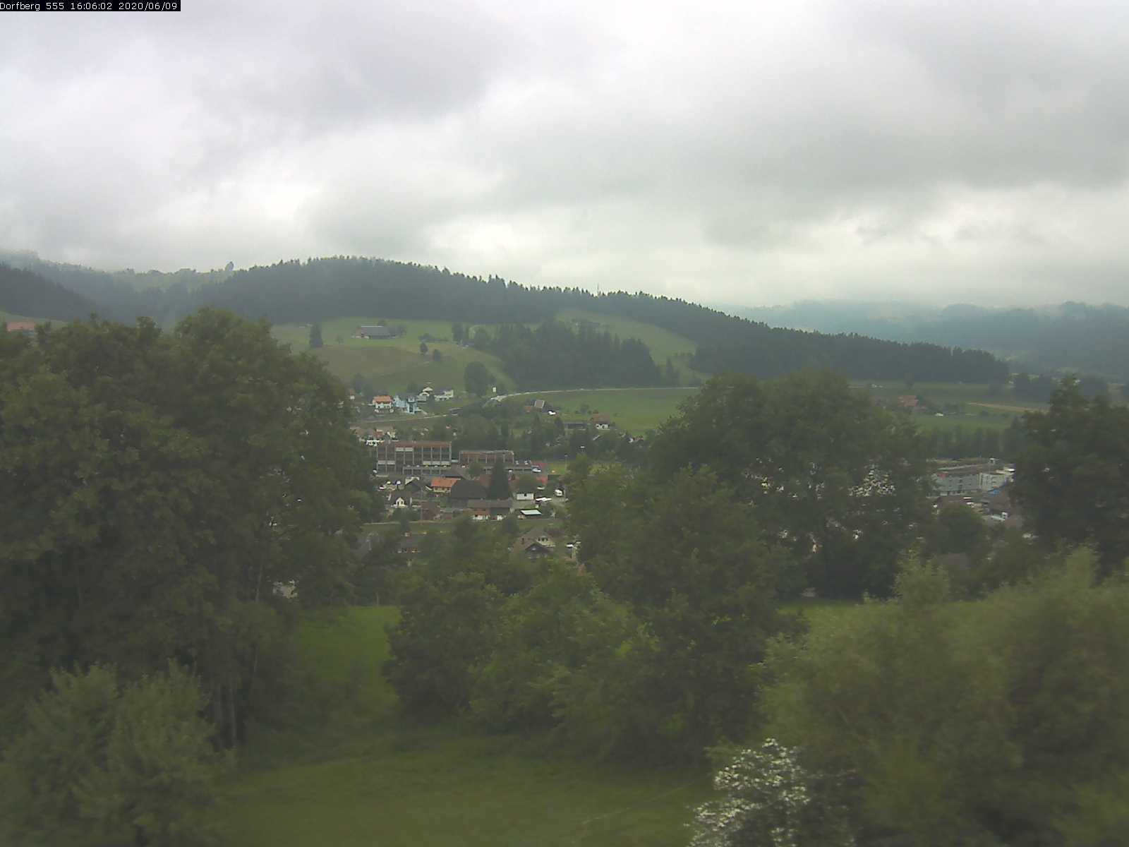Webcam-Bild: Aussicht vom Dorfberg in Langnau 20200609-160601