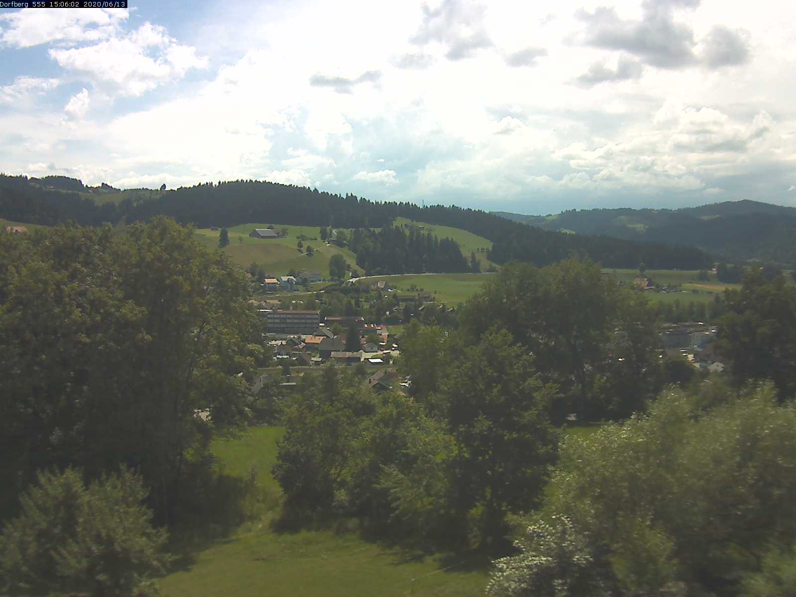 Webcam-Bild: Aussicht vom Dorfberg in Langnau 20200613-150601
