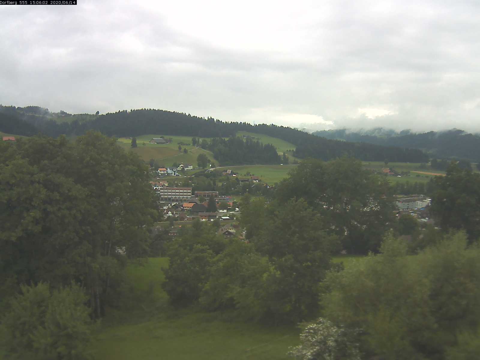 Webcam-Bild: Aussicht vom Dorfberg in Langnau 20200614-150601