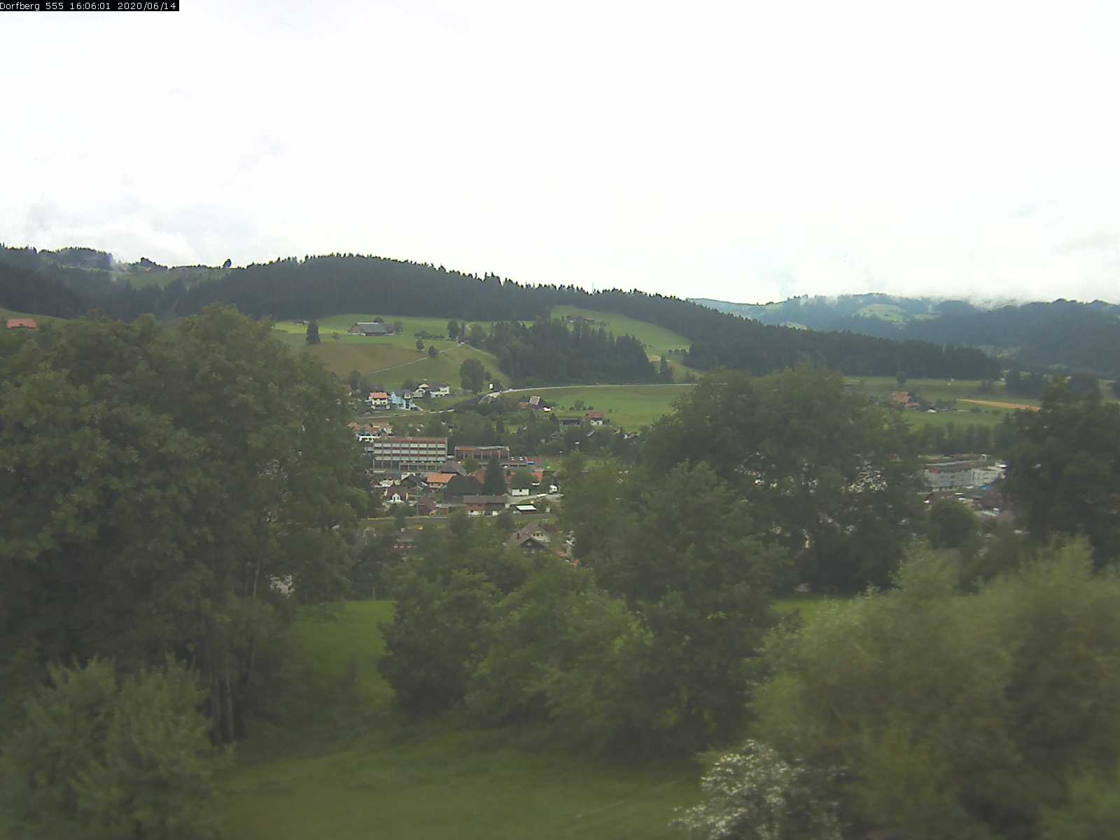 Webcam-Bild: Aussicht vom Dorfberg in Langnau 20200614-160601