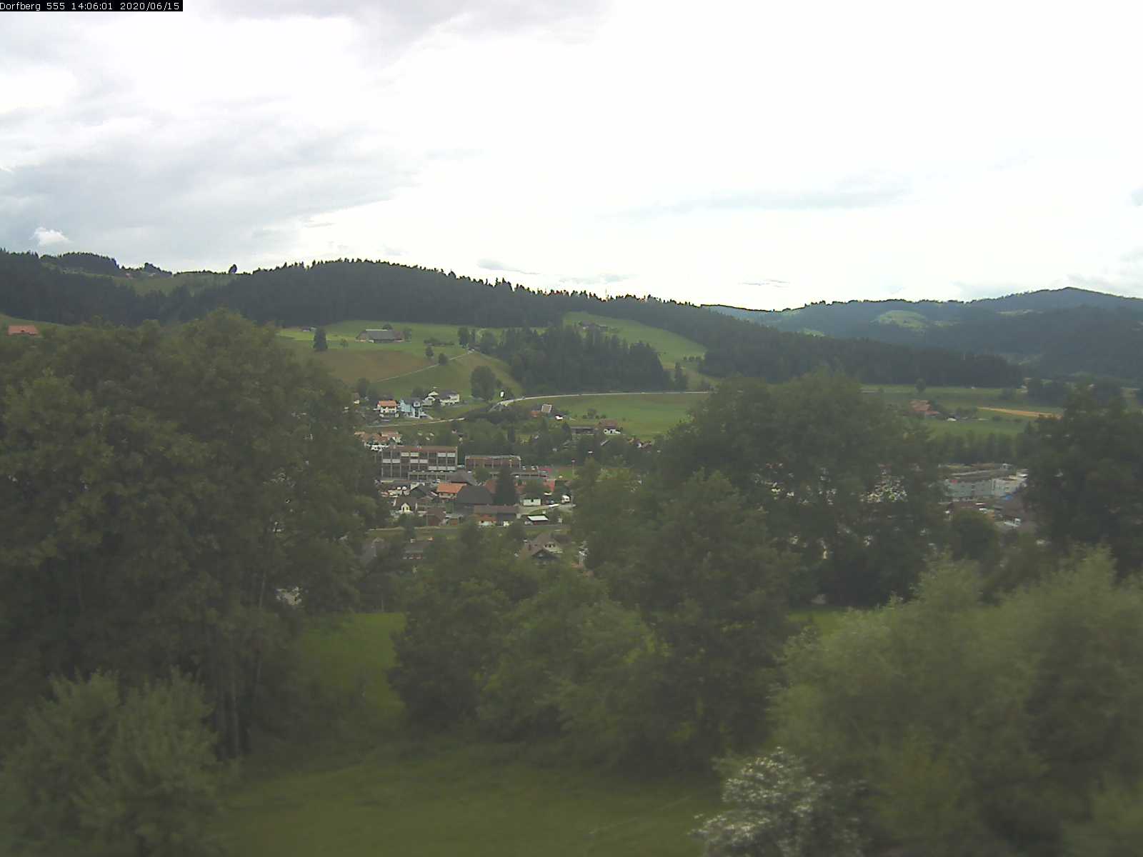 Webcam-Bild: Aussicht vom Dorfberg in Langnau 20200615-140601