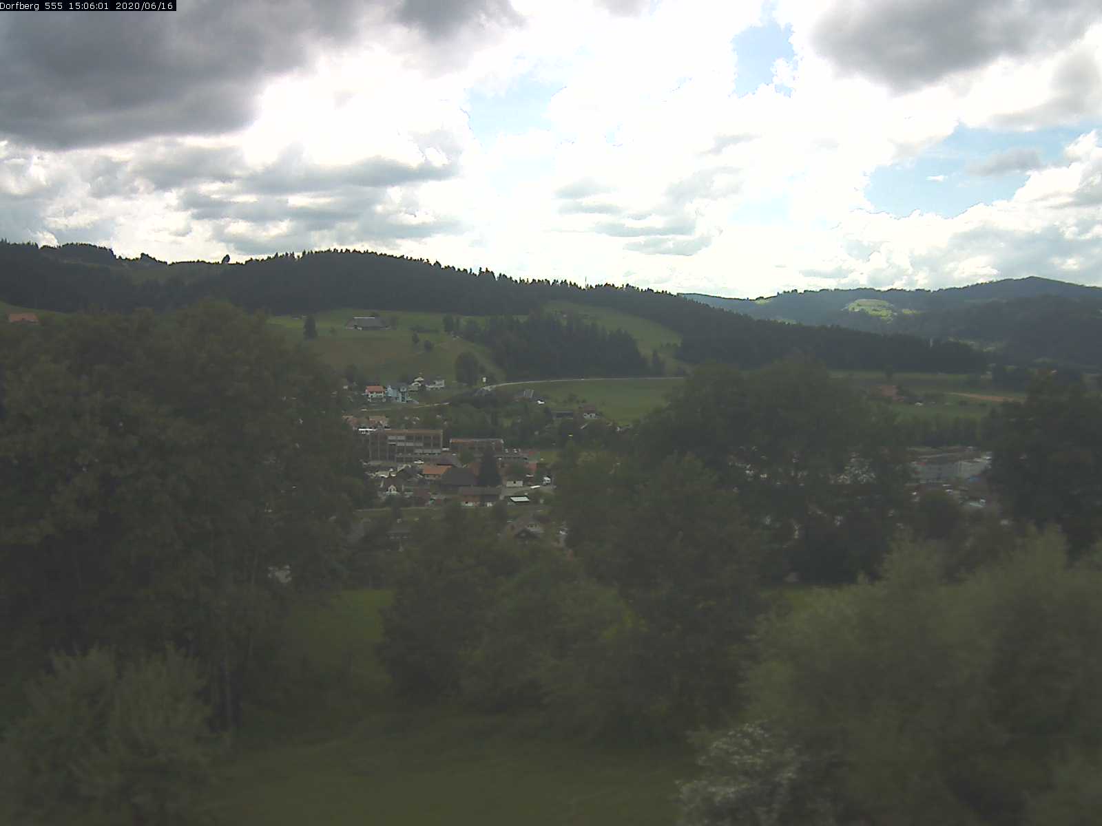 Webcam-Bild: Aussicht vom Dorfberg in Langnau 20200616-150601