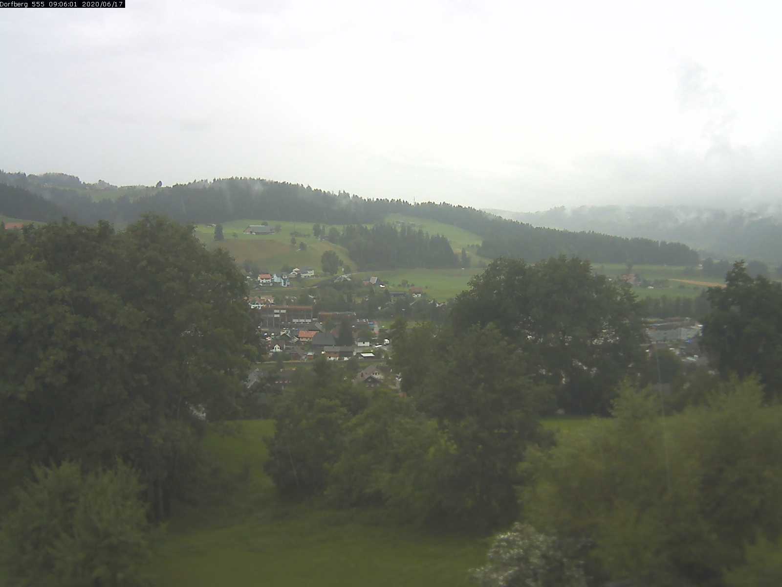 Webcam-Bild: Aussicht vom Dorfberg in Langnau 20200617-090601