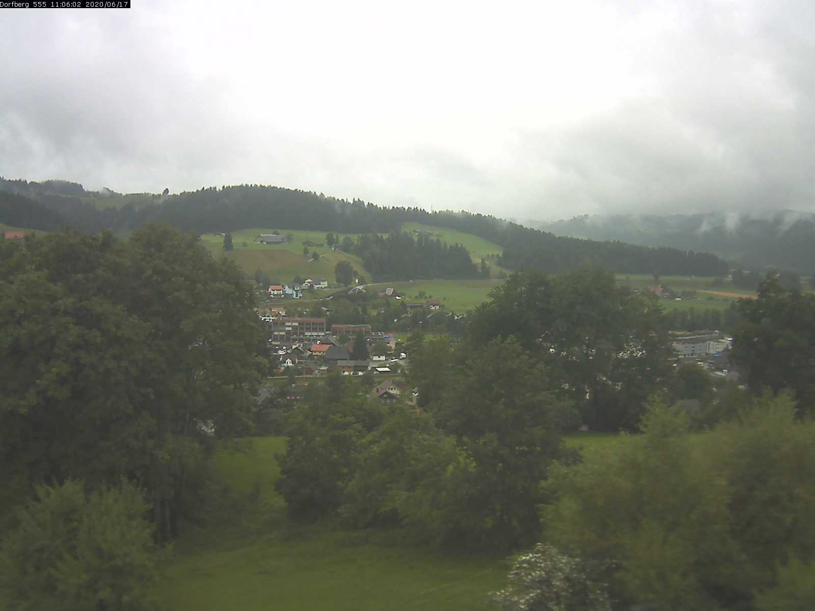 Webcam-Bild: Aussicht vom Dorfberg in Langnau 20200617-110601