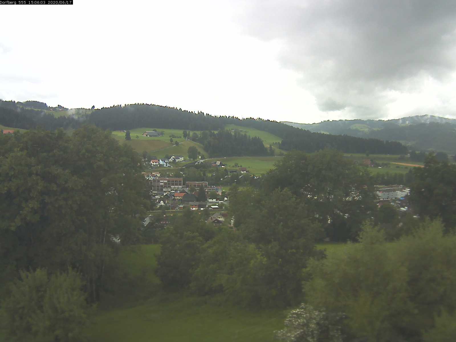 Webcam-Bild: Aussicht vom Dorfberg in Langnau 20200617-150601