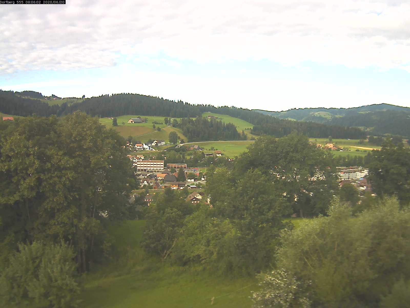 Webcam-Bild: Aussicht vom Dorfberg in Langnau 20200620-080601