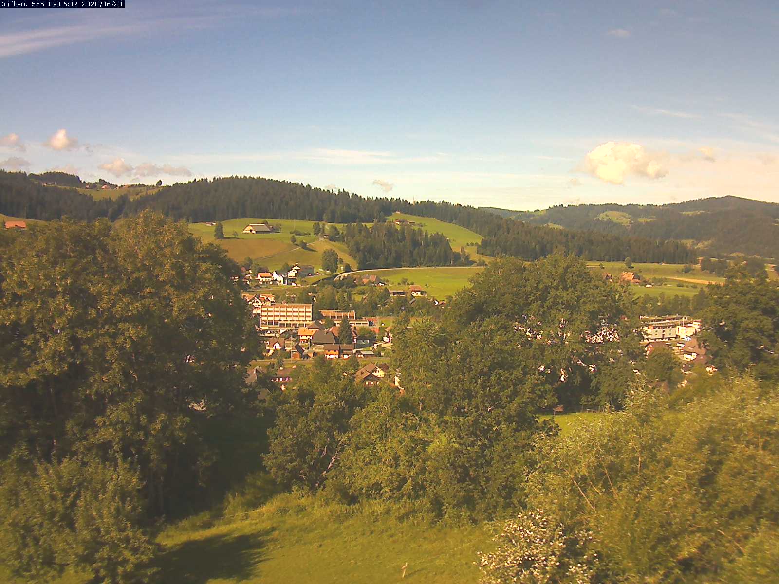 Webcam-Bild: Aussicht vom Dorfberg in Langnau 20200620-090601