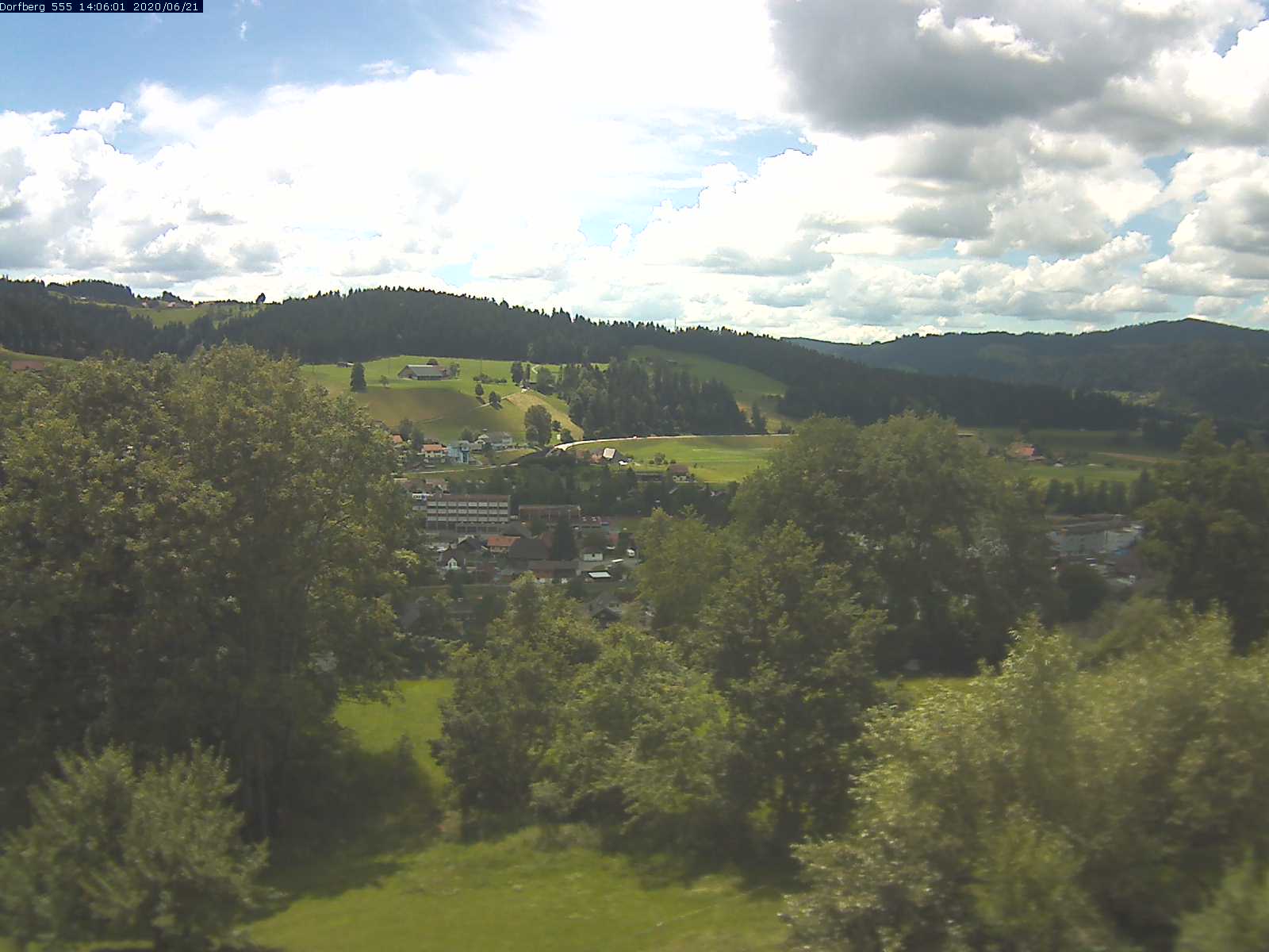 Webcam-Bild: Aussicht vom Dorfberg in Langnau 20200621-140601