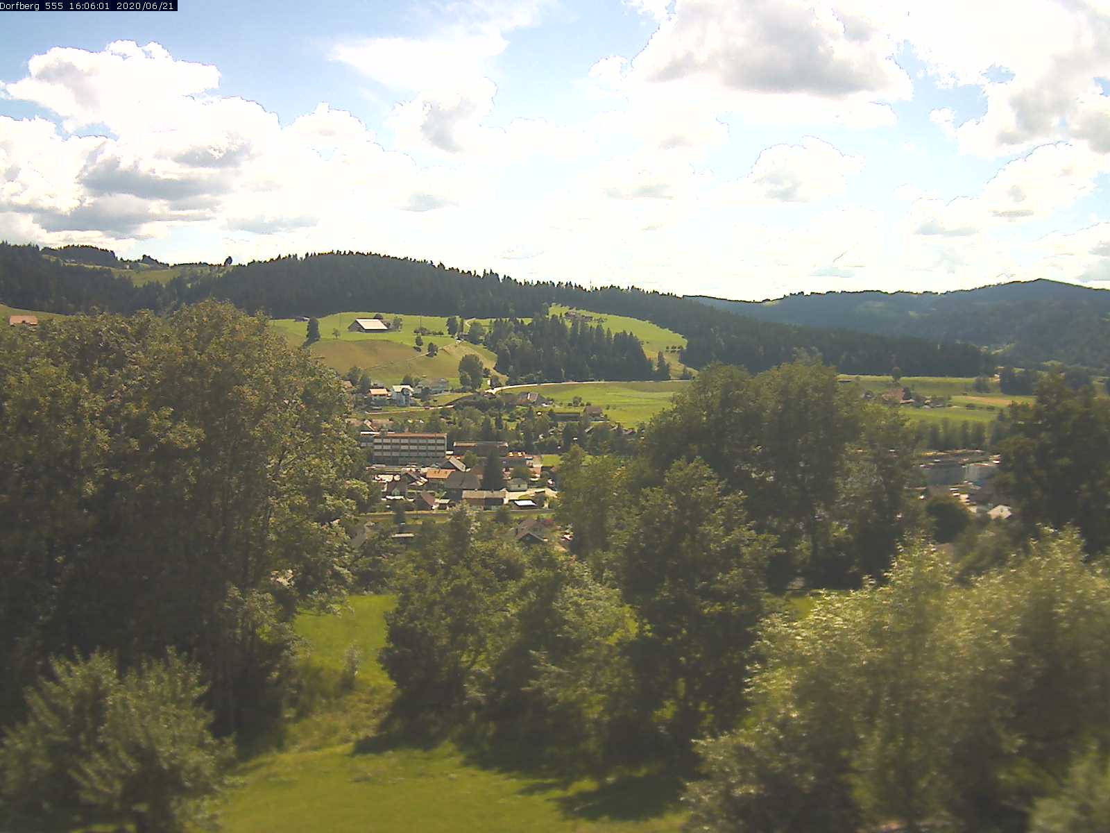 Webcam-Bild: Aussicht vom Dorfberg in Langnau 20200621-160601