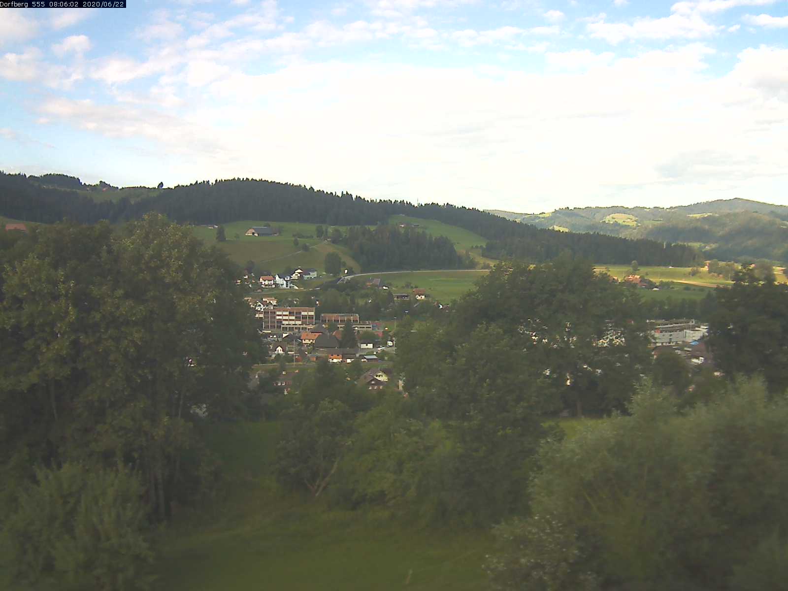 Webcam-Bild: Aussicht vom Dorfberg in Langnau 20200622-080601