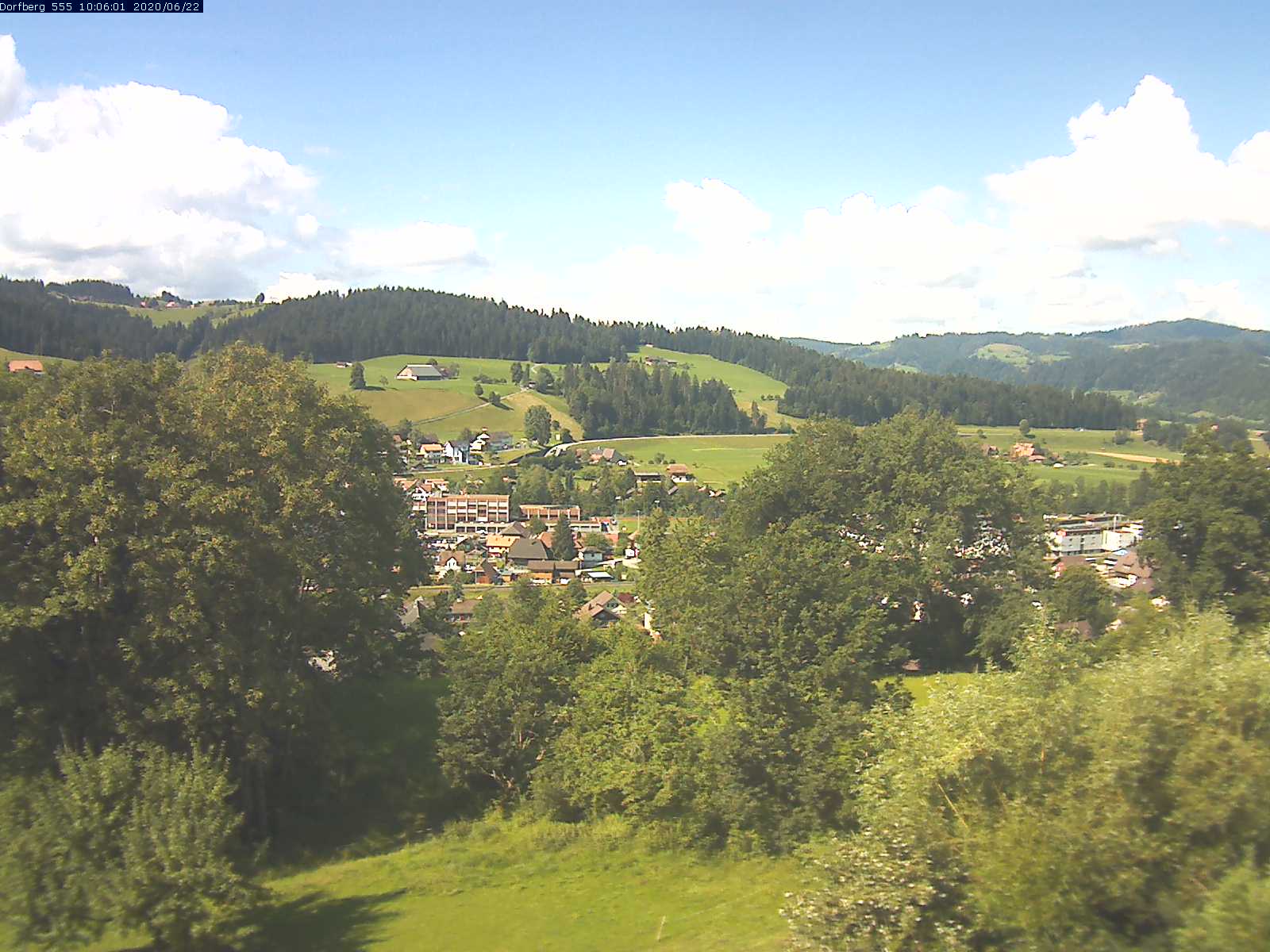 Webcam-Bild: Aussicht vom Dorfberg in Langnau 20200622-100601