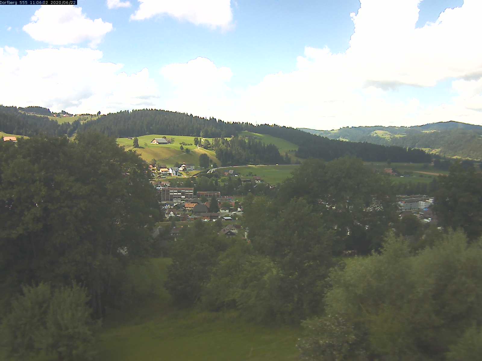 Webcam-Bild: Aussicht vom Dorfberg in Langnau 20200622-110601