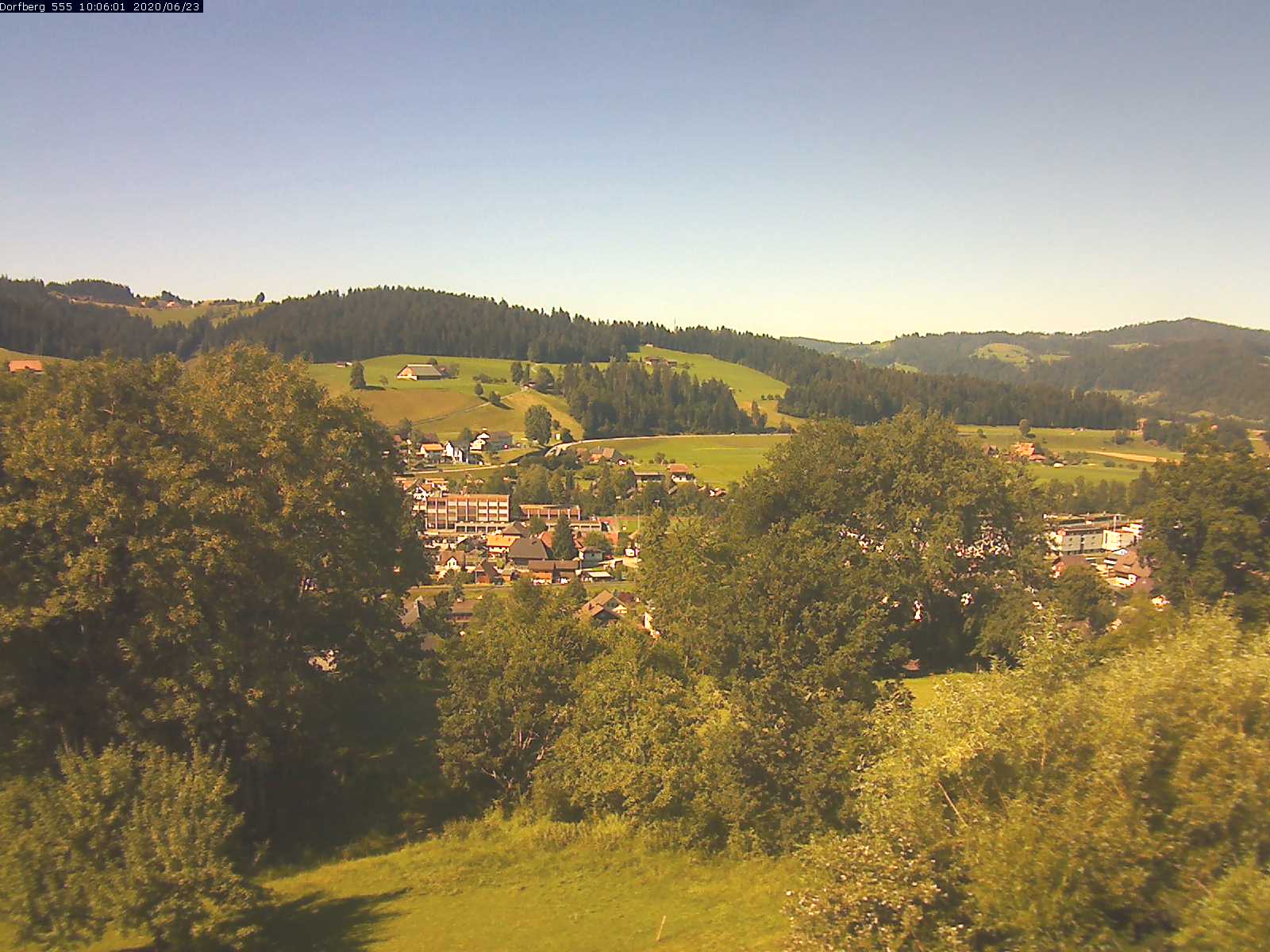 Webcam-Bild: Aussicht vom Dorfberg in Langnau 20200623-100601