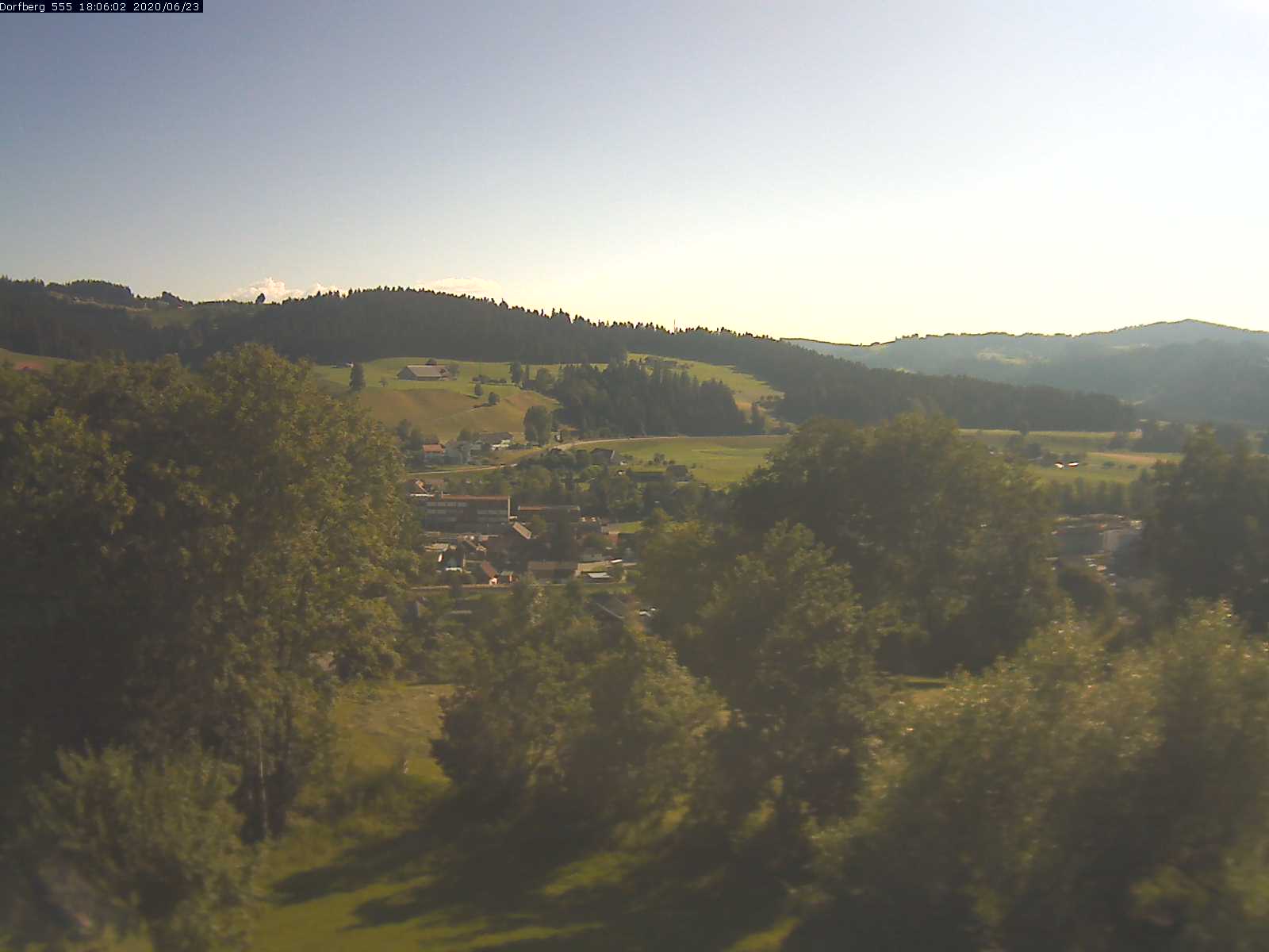 Webcam-Bild: Aussicht vom Dorfberg in Langnau 20200623-180601