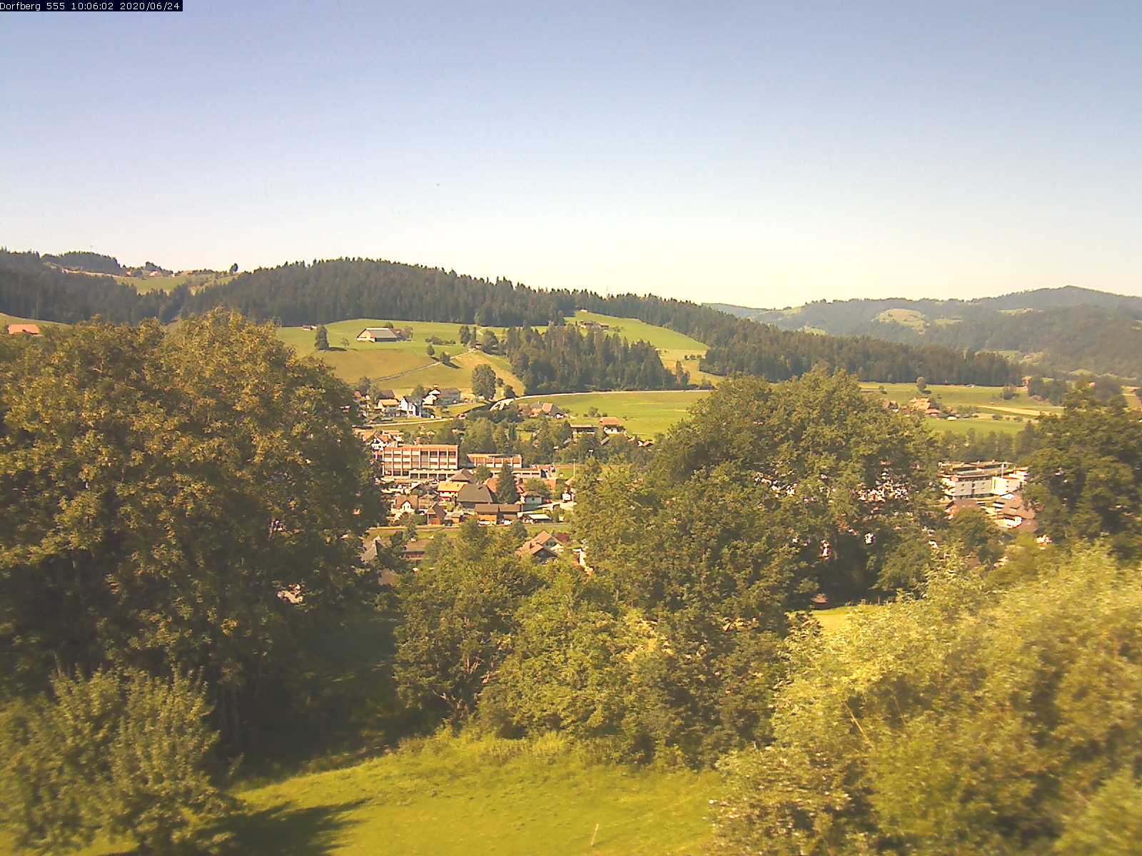 Webcam-Bild: Aussicht vom Dorfberg in Langnau 20200624-100601