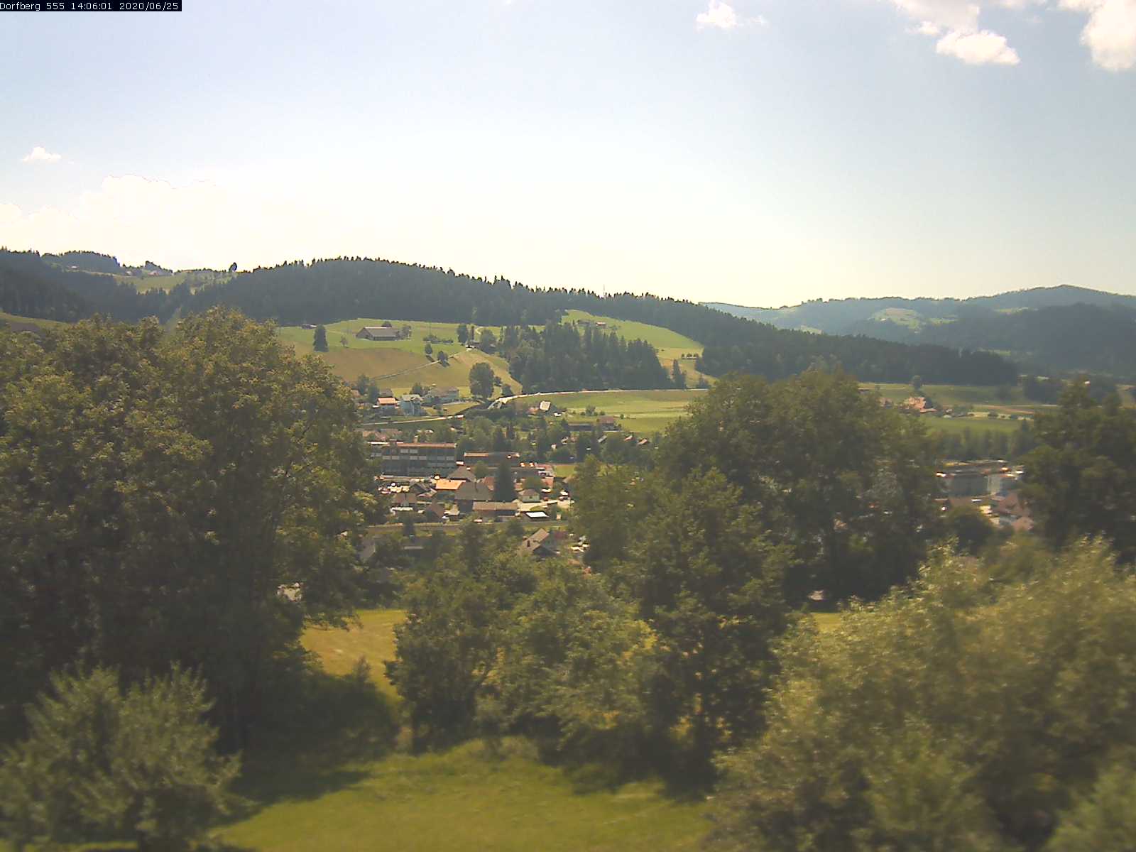 Webcam-Bild: Aussicht vom Dorfberg in Langnau 20200625-140601