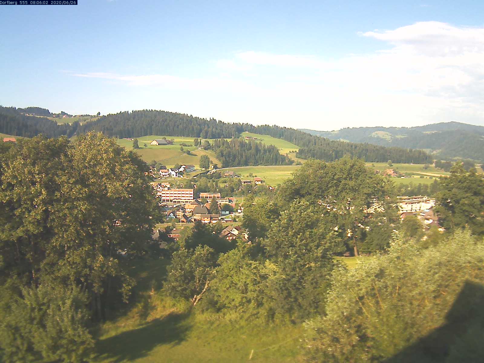 Webcam-Bild: Aussicht vom Dorfberg in Langnau 20200626-080601
