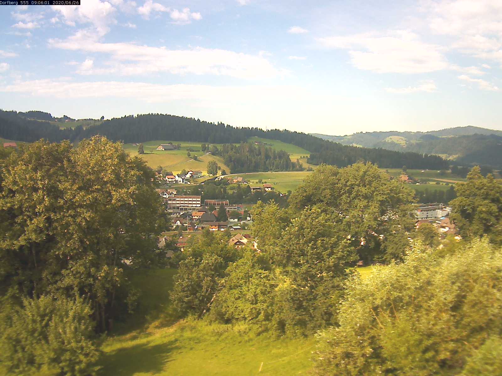 Webcam-Bild: Aussicht vom Dorfberg in Langnau 20200626-090601