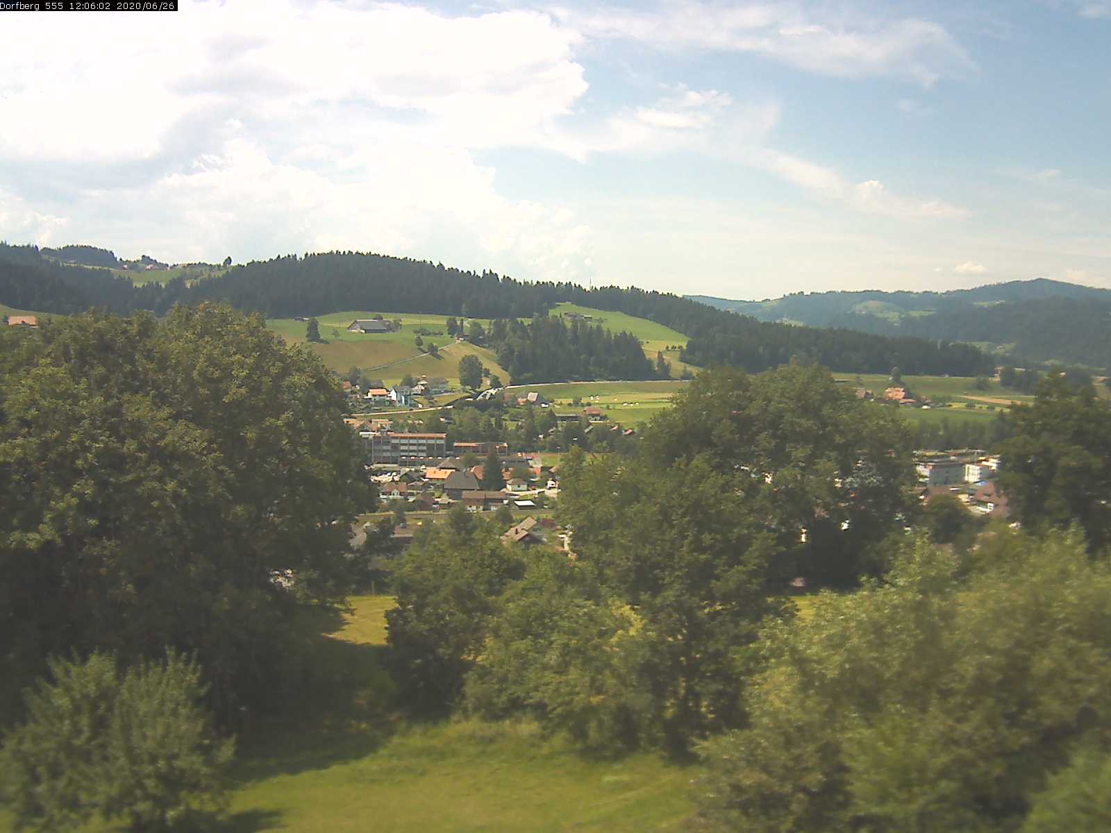 Webcam-Bild: Aussicht vom Dorfberg in Langnau 20200626-120601