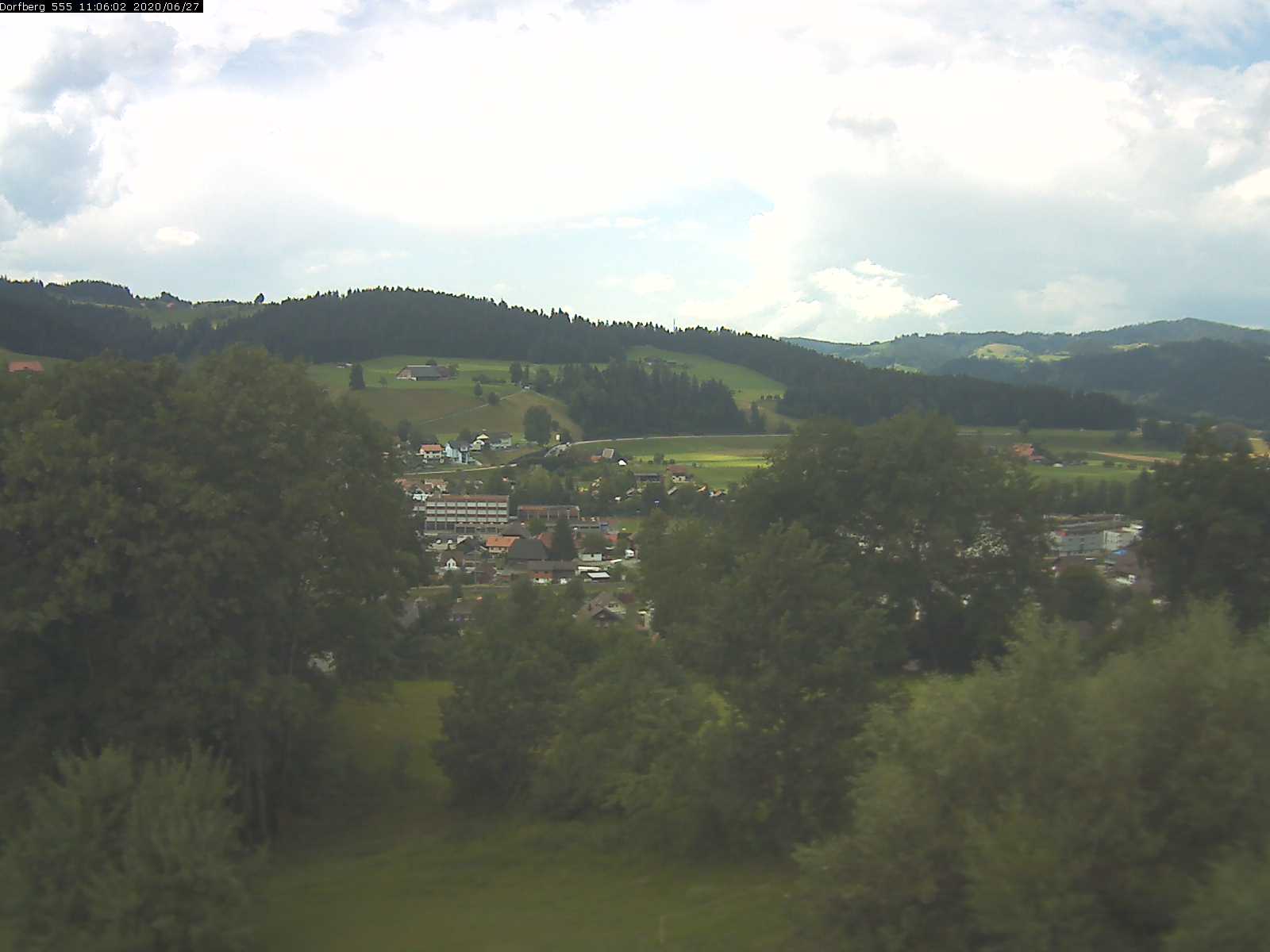 Webcam-Bild: Aussicht vom Dorfberg in Langnau 20200627-110601